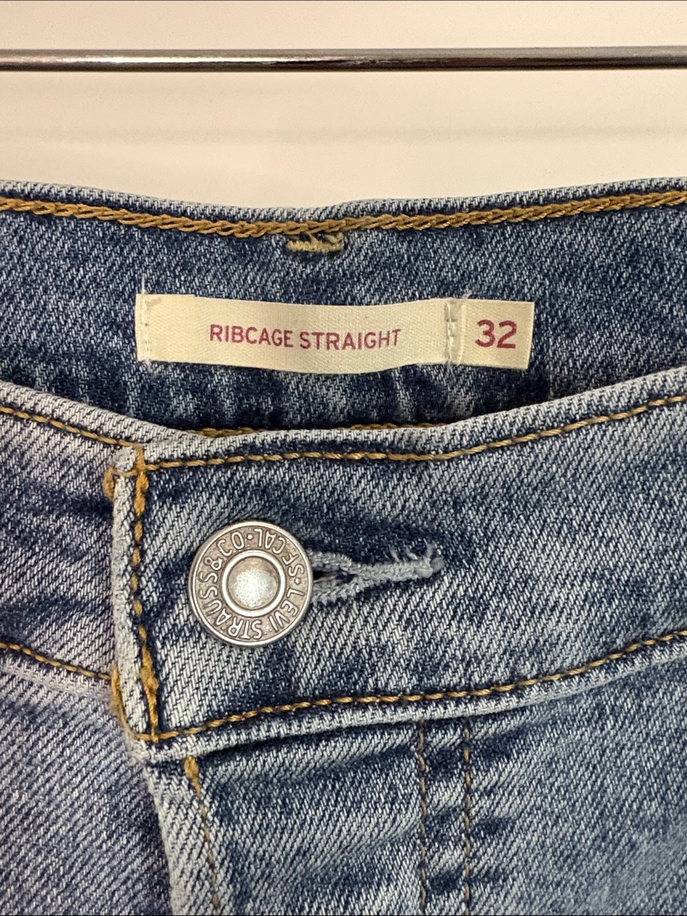 Levi’s Ribcage Straight Jeans Size 32 - Picture 3 of 14